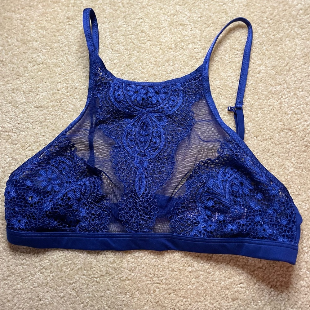 Victoria’s Secret Lace Bralette Size Small